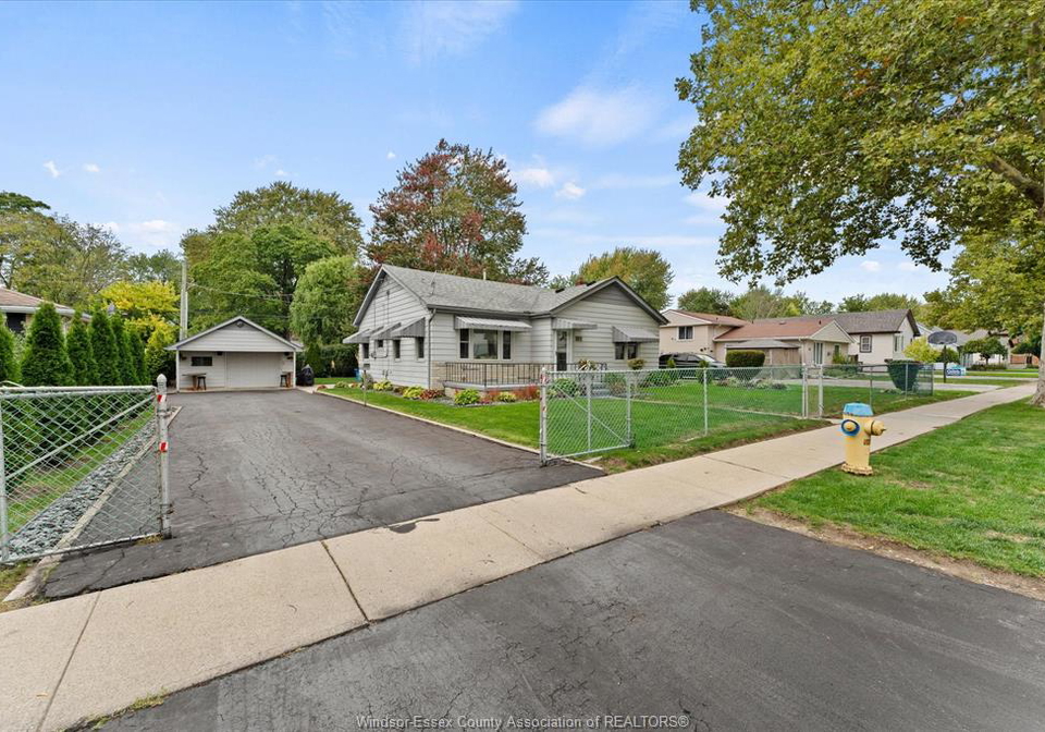 276-brock-amherstburg-ontario-26024359