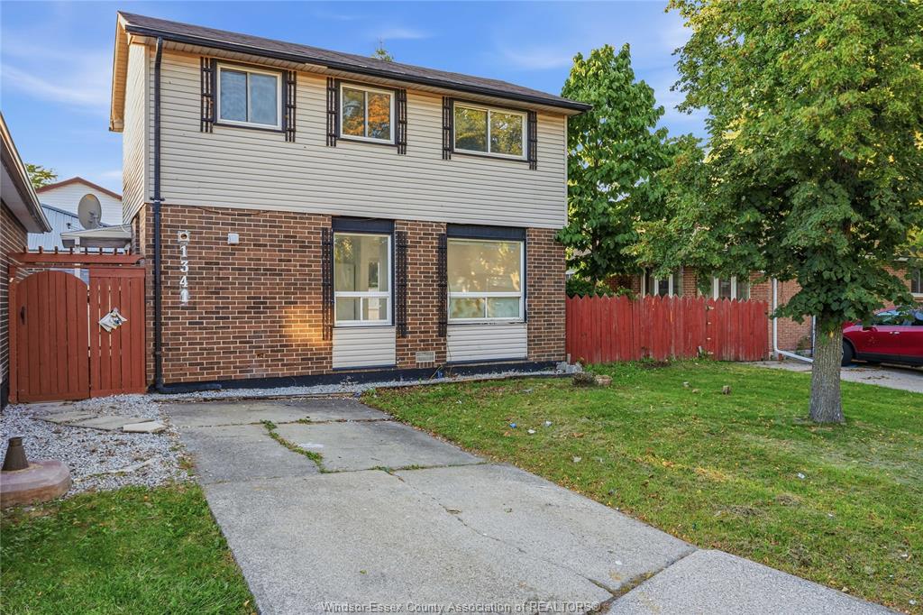 1341-arncliffe-place-windsor-ontario-26024361