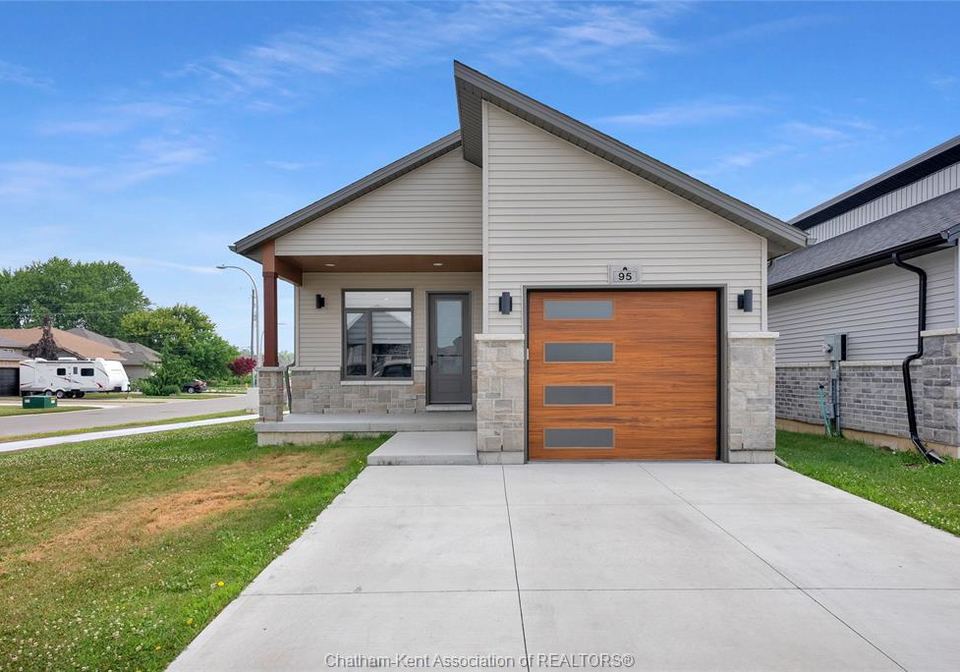 95-ironwood-trail-chatham-ontario-26024369