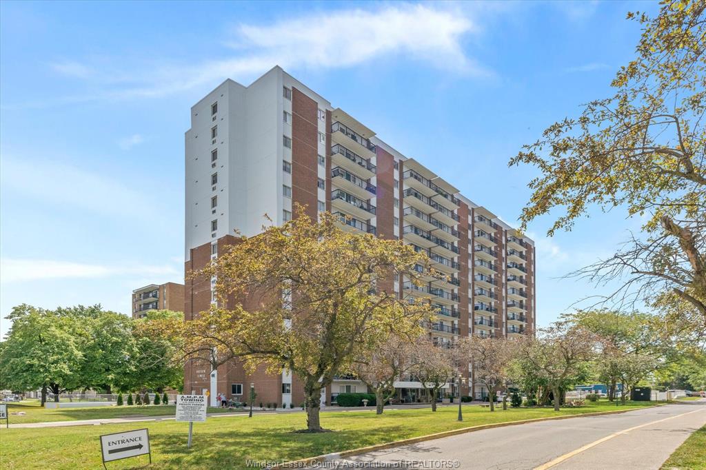 8591-riverside-drive-east-windsor-ontario-26024379