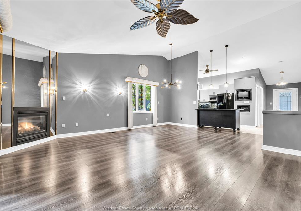 11568-aldridge-windsor-ontario-26024389