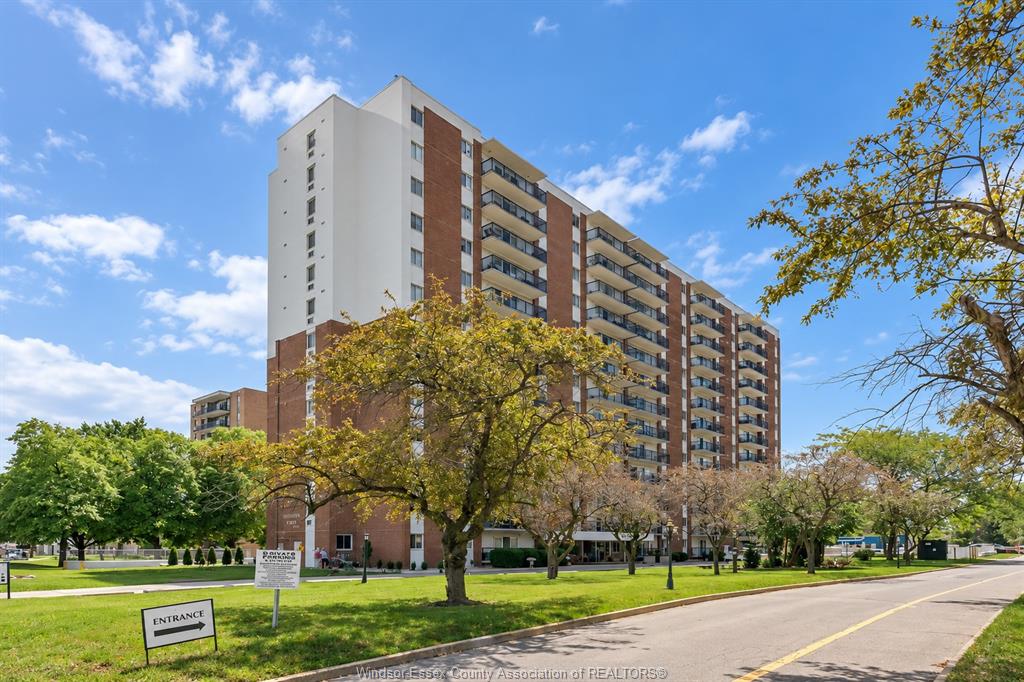 8591-riverside-drive-east-windsor-ontario-26024507